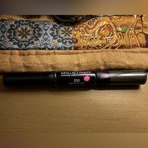 L’Oreal Paris Infallible Paints Cream Eyeshadow.